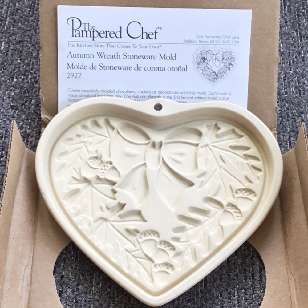 Pampered Chef Autumn Wreath Heart Stoneware Mold